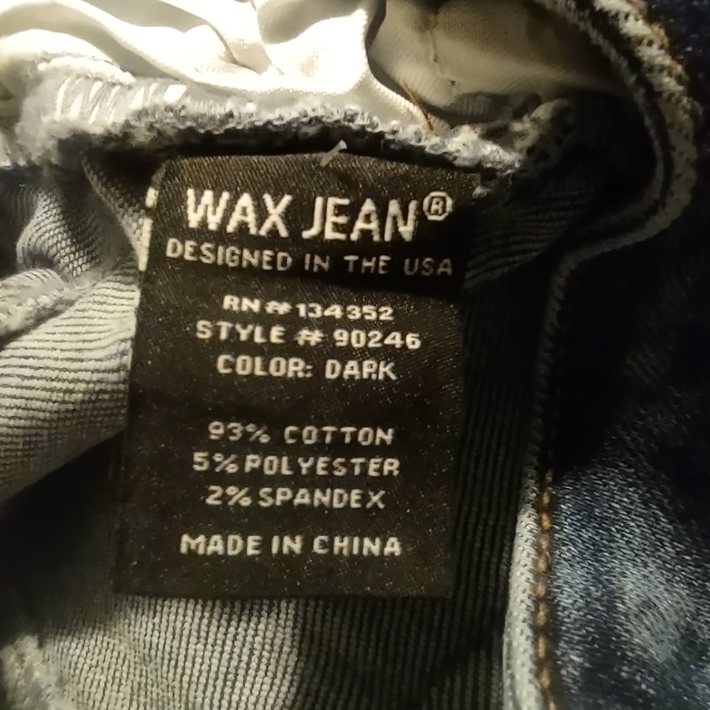 High Waisted 5 Pocket Frayed Hem Denim Shorts - Picture 6 of 9